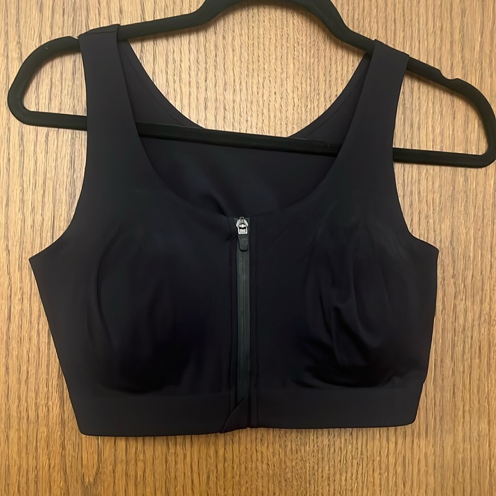Zyia Black Front Zip Bra - EUC - size Medium